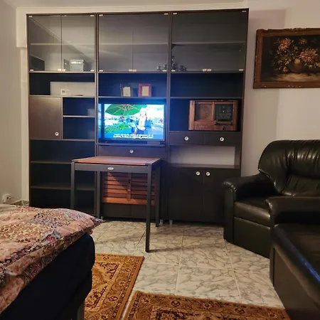2 Bedrooms In Cismigiu Area - The Real Center Of The * Bukurešť