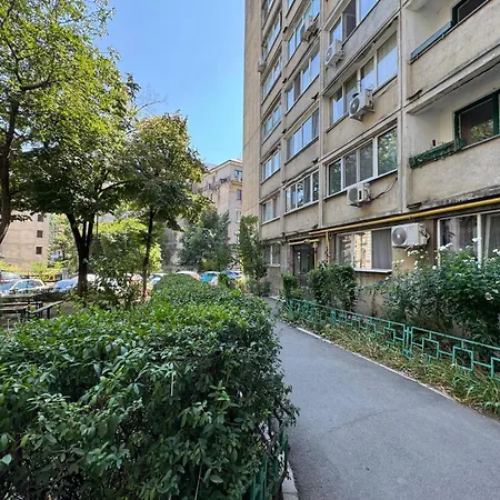 2 Bedrooms In Cismigiu Area - The Real Center Of The בוקרשט