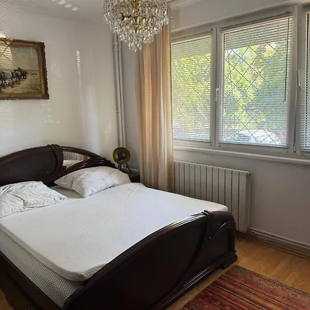 2 Bedrooms In Cismigiu Area - The Real Center Of The Бухарест