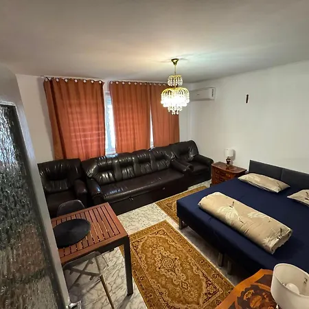 2 Bedrooms In Cismigiu Area - The Real Center Of The Apartmán