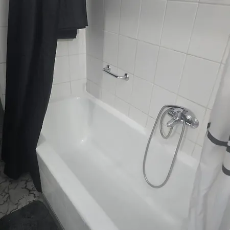 2 Bedrooms In Cismigiu Area - The Real Center Of The * Bukurešť