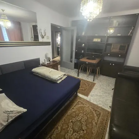2 Bedrooms In Cismigiu Area - The Real Center Of The Apartmán Bukurešť