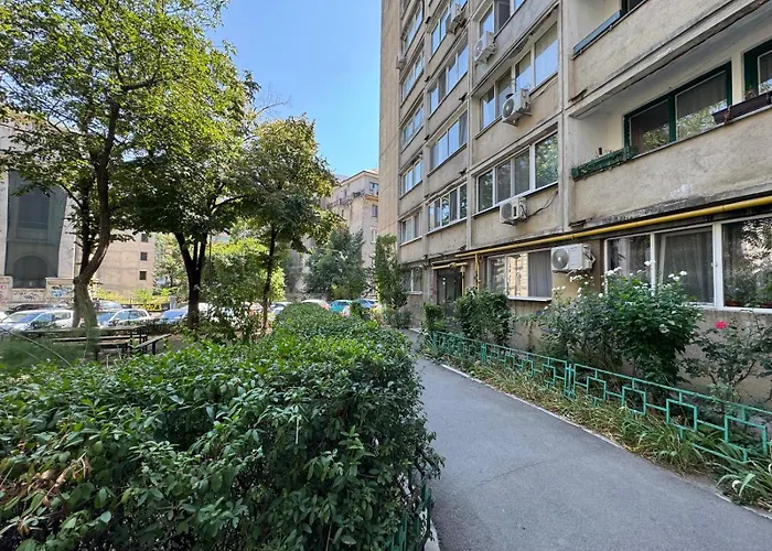 2 Bedrooms In Cismigiu Area - The Real Center Of The Bucharest