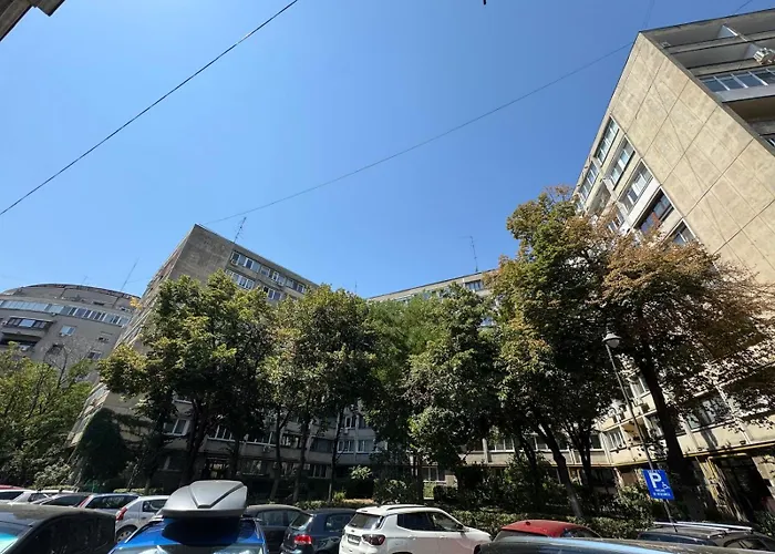 2 Bedrooms In Cismigiu Area - The Real Center Of The דירה בוקרשט