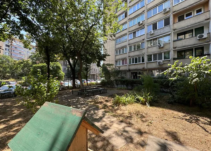 2 Bedrooms In Cismigiu Area - The Real Center Of The 부쿠레슈티