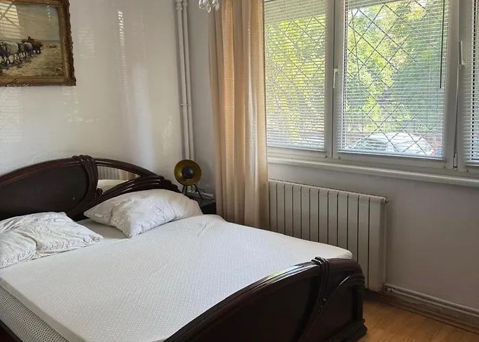 2 Bedrooms In Cismigiu Area - The Real Center Of The Bucarest