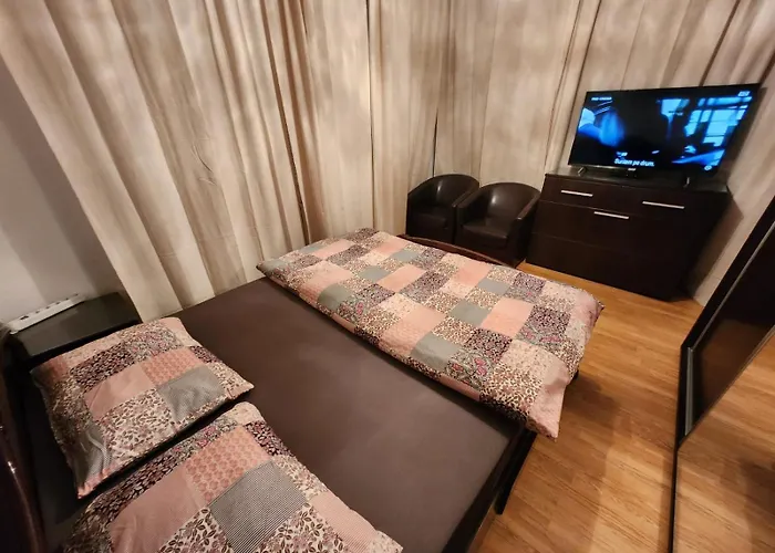 2 Bedrooms In Cismigiu Area - The Real Center Of The * Bukarest